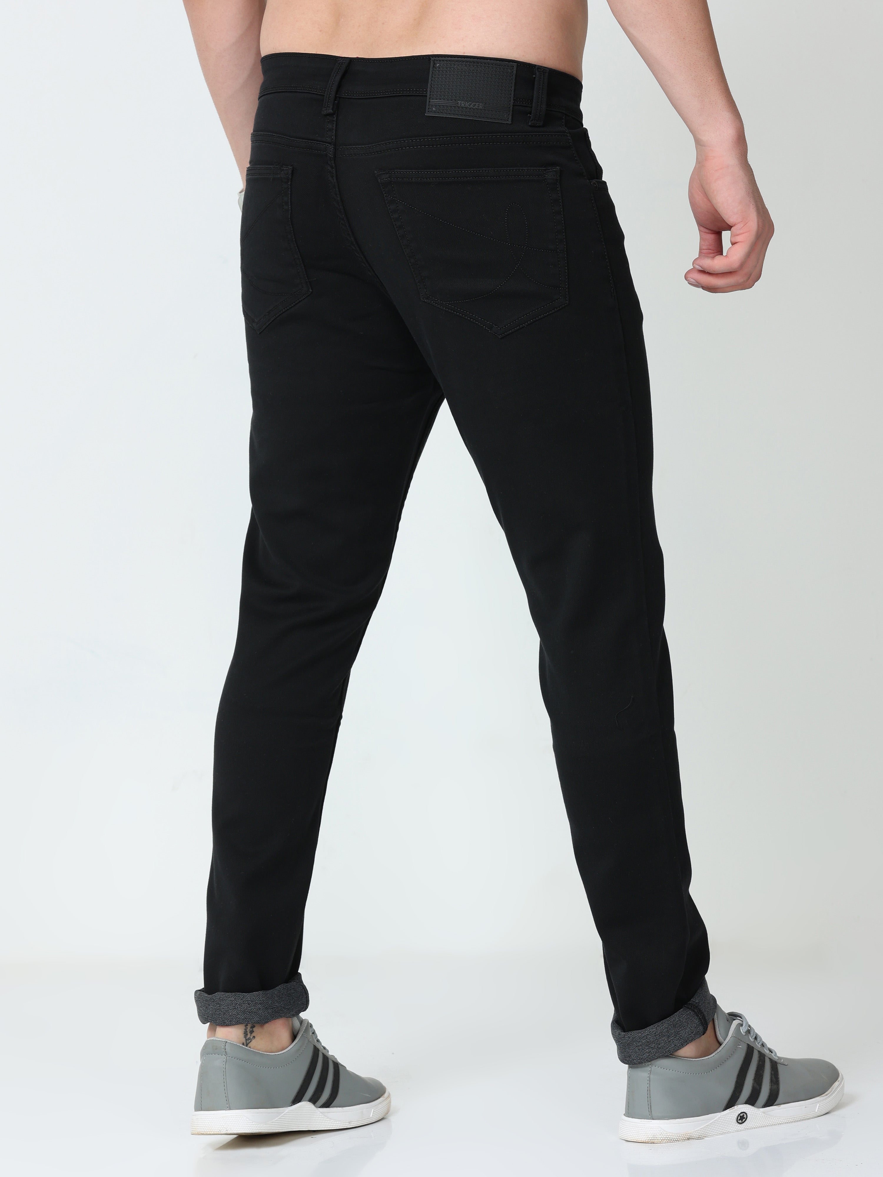 Men Slim Fit  Enzyme Black Jeans