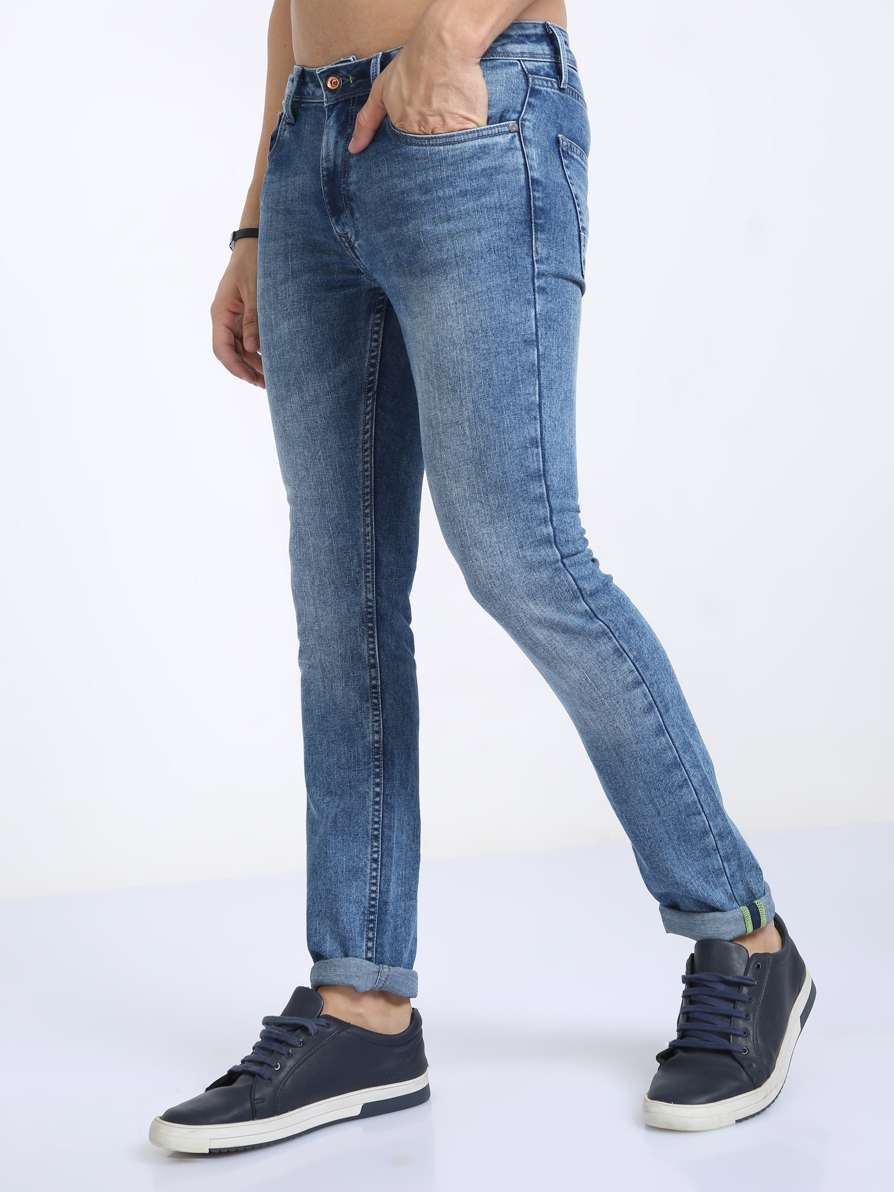 Baby Blue Men Slim-Fit Jeans