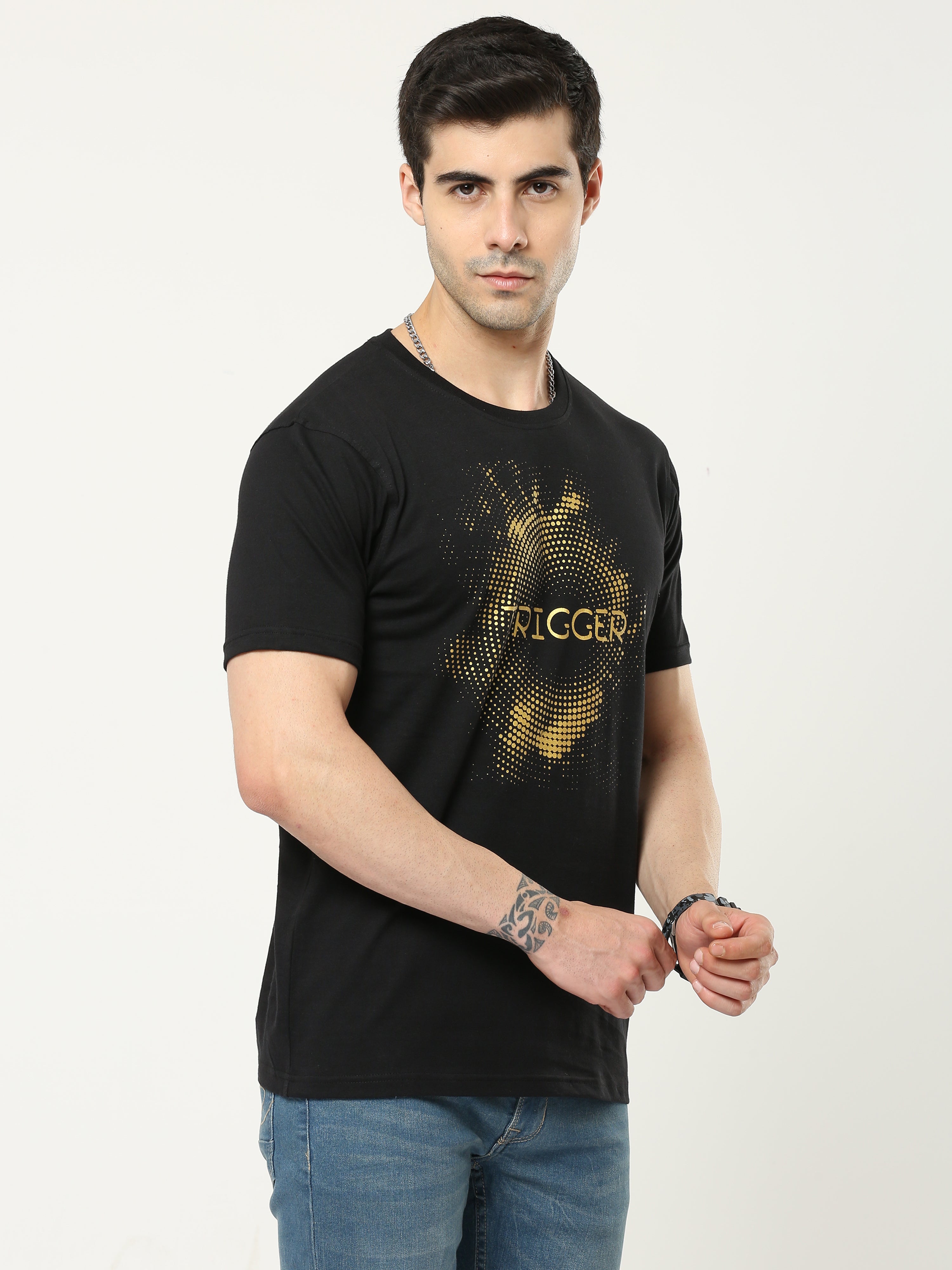 Men BLACK Round-neck T-shirt